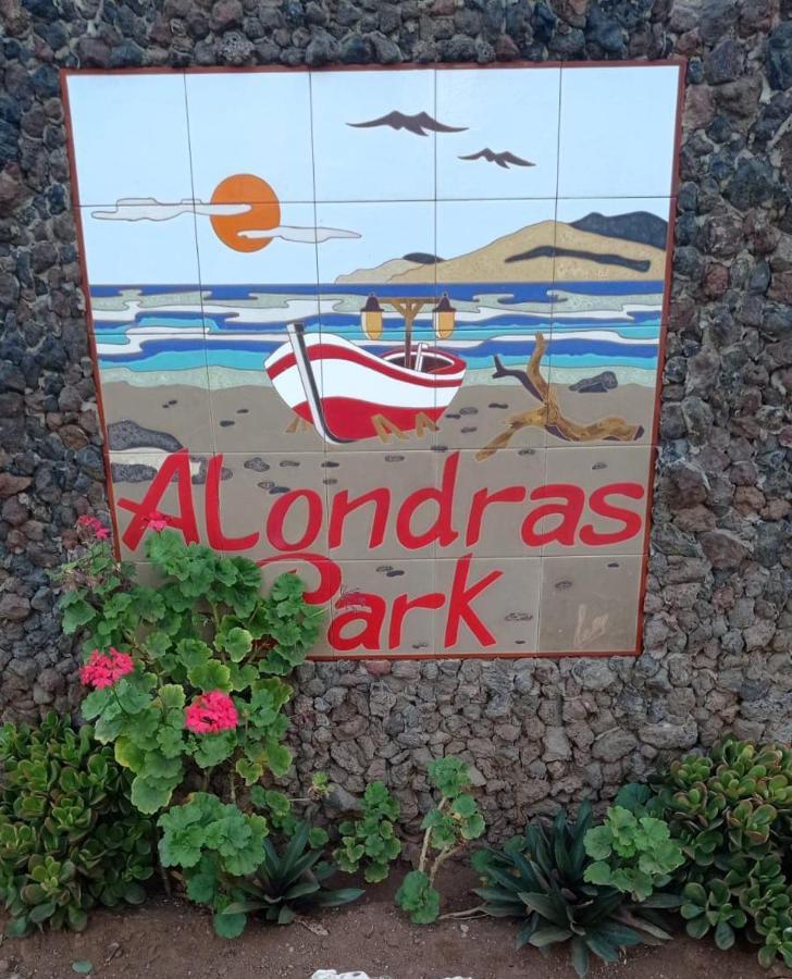 Alondras Park Mialsoma Apartment أرونا المظهر الخارجي الصورة